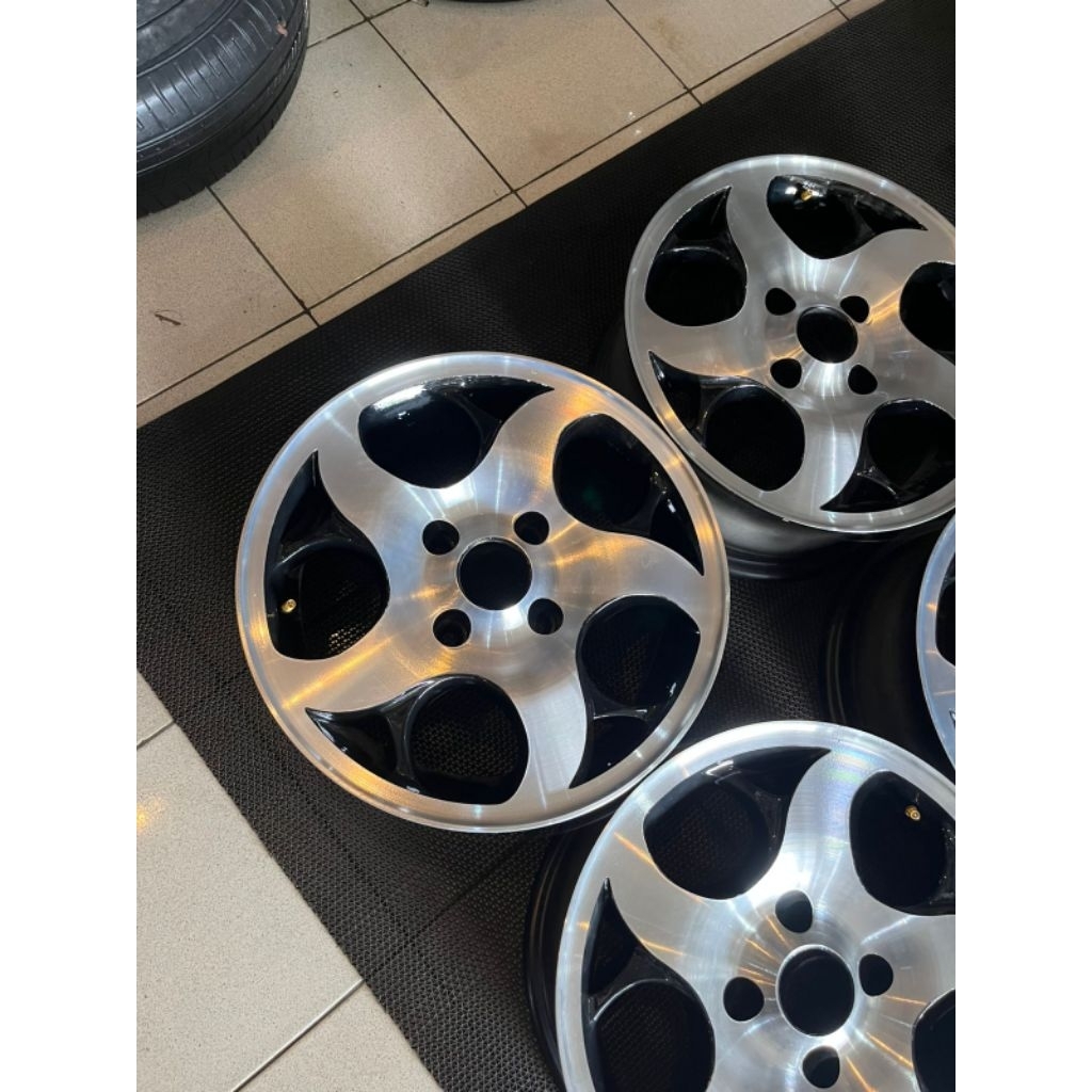 Velg Kijang Krista R15X6.5 in et 20 pcd 4x114.3