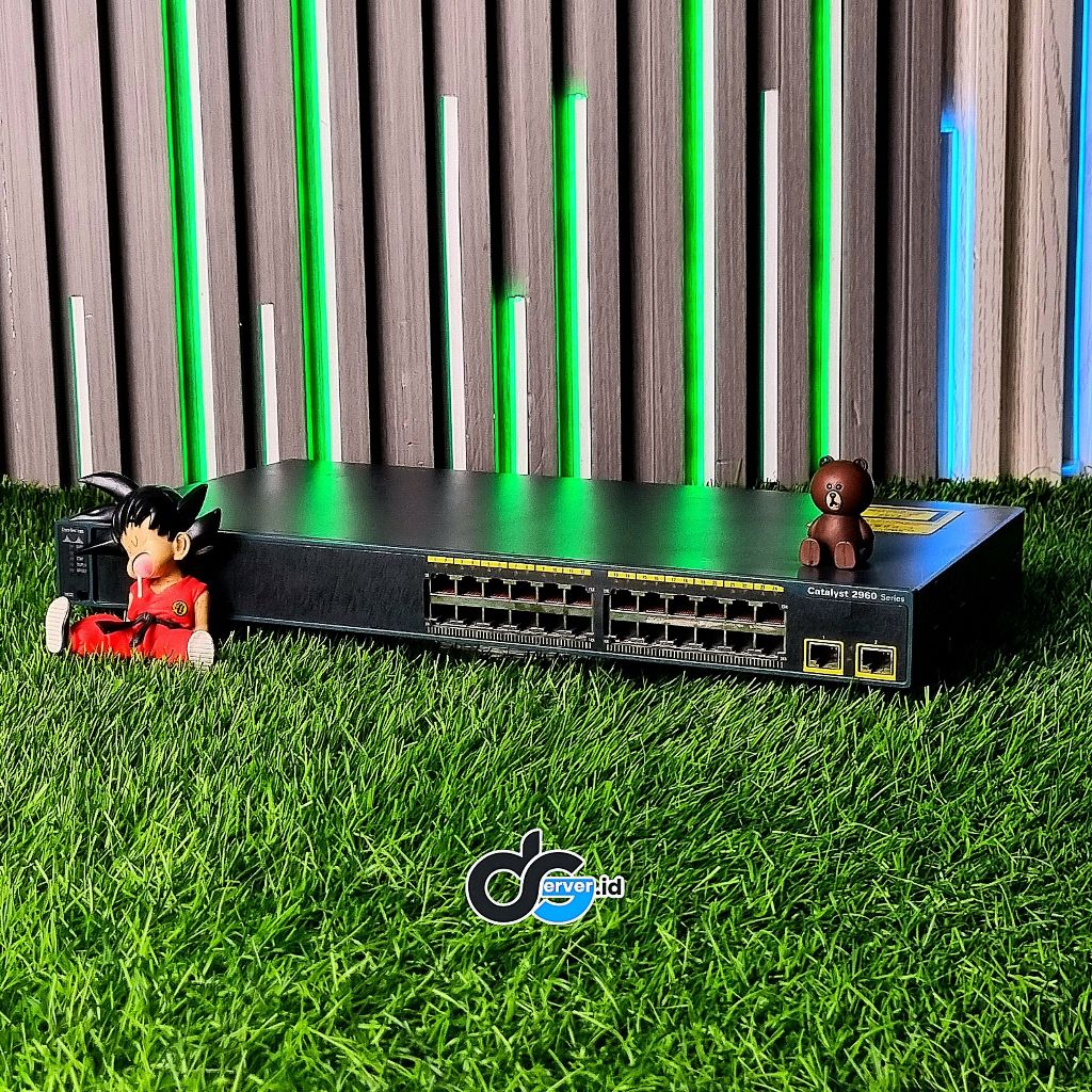 Cisco Catalyst 2960 Series WS-C2960-24TT-L