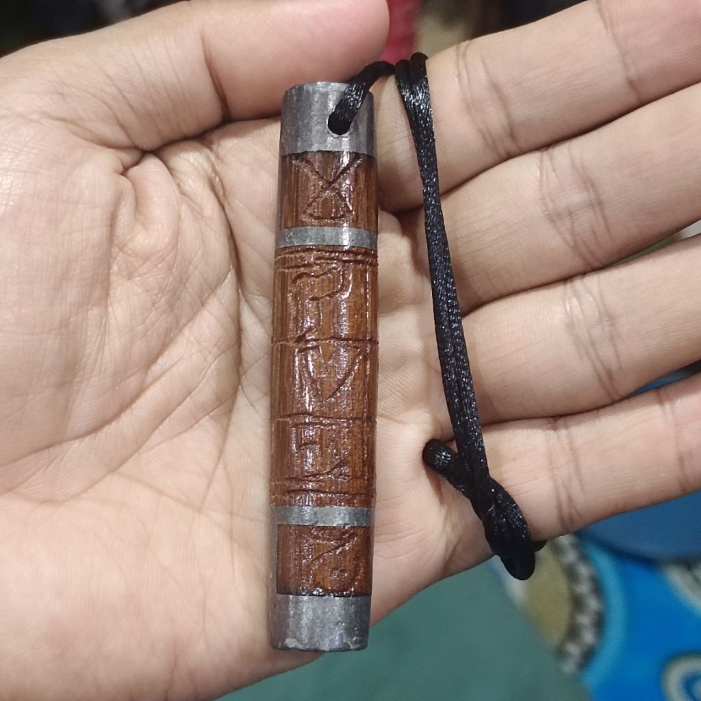 kalung cmti kayu ulin ukir isim 15 karya nini imay