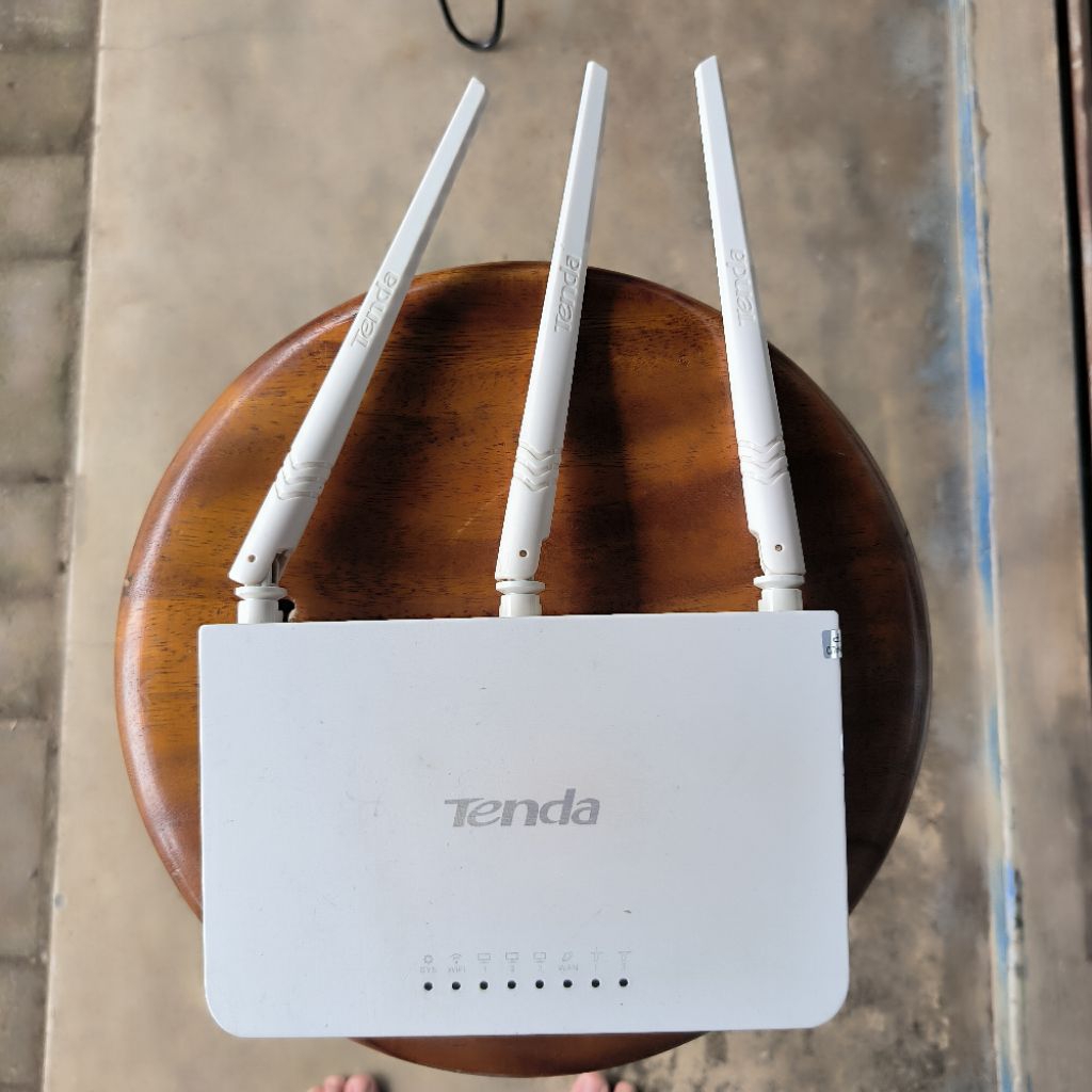 BEKAS ROUTER TENDA F3
