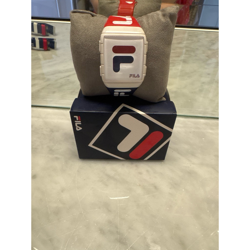 Jam tangan Fila preloved