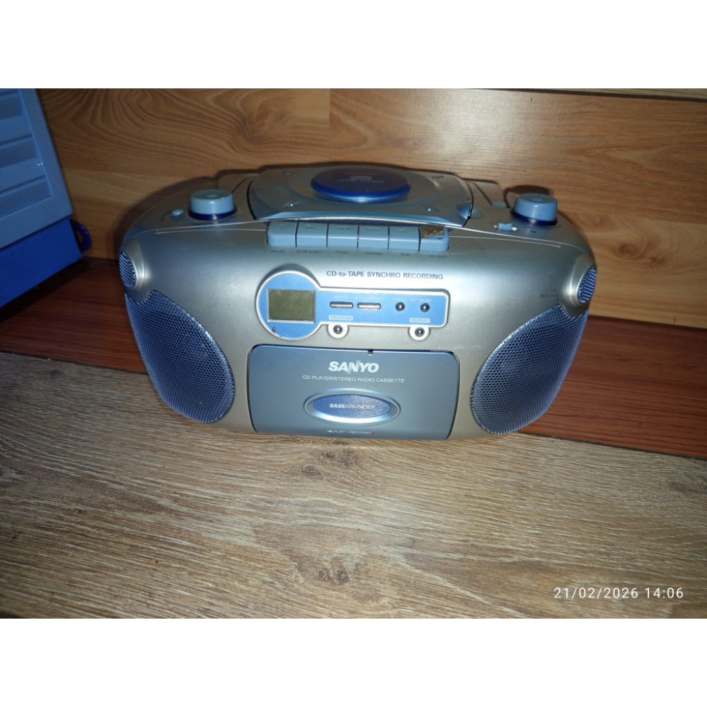 mini compo/bombok sanyo baca deskripsi