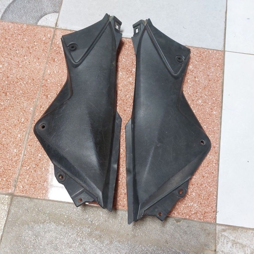 Cover Side RR Cover Tutup Aki Honda CBR 250R Original KYJ