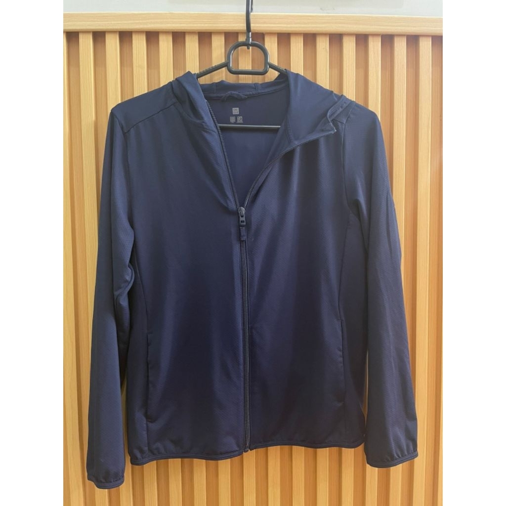 Jaket olah raga anak laki-laki Size 150 usia 9-12 tahun Uniqlo Original