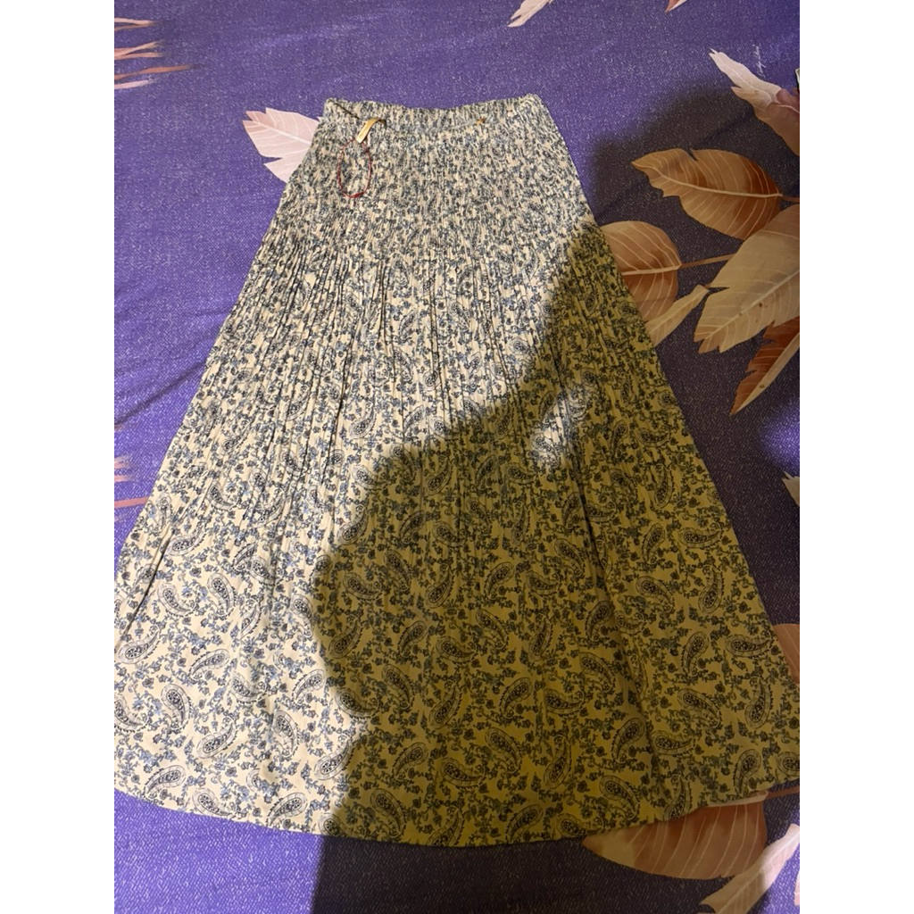 preloved rok uniqlo