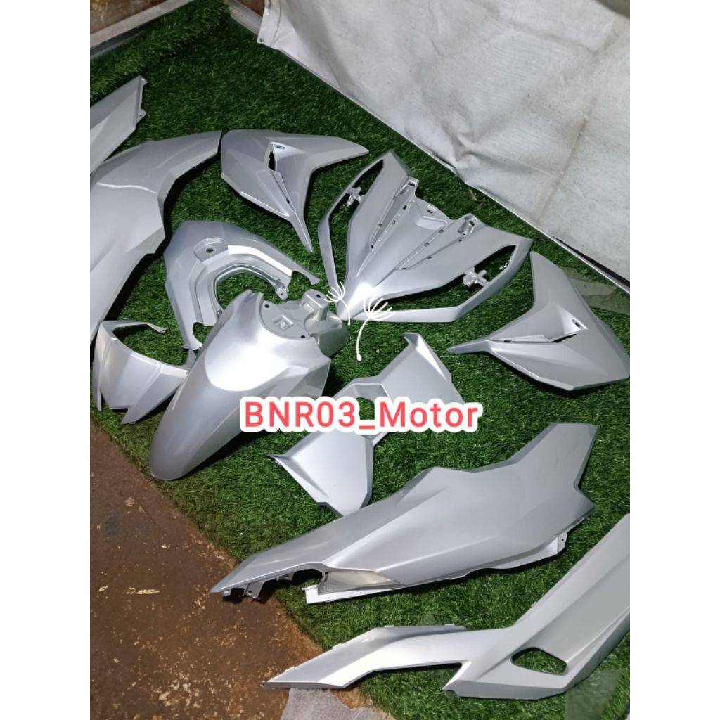 Cover Body Halus Honda Vario 125 New Gen 2 Custom Warna Silver Lembayung Gold