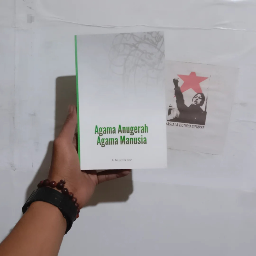 Koridor: Renungan A. Mustofa Bisri / Gus Mus / Melihat Diri Sendiri / Pahlawan dan Tikus / Agama Anu