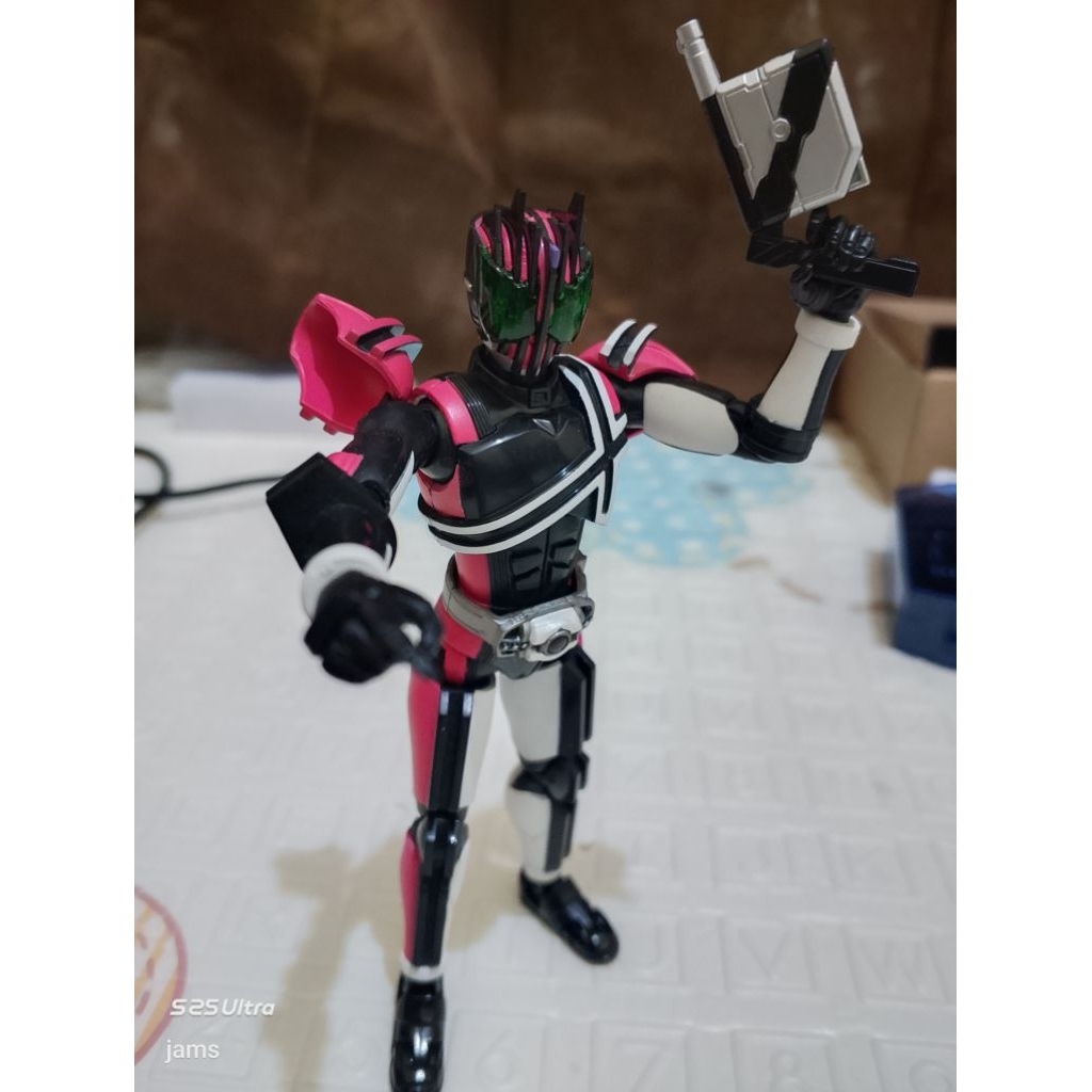 SHF Kamen rider Violent emotion Decade ori bandai