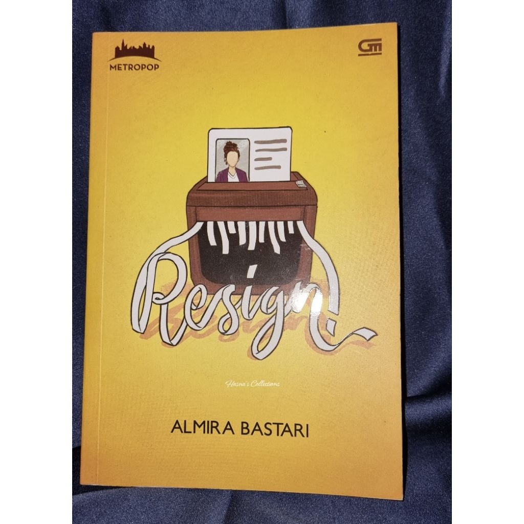 [PRELOVED] Buku Resign by Almira Bastari
