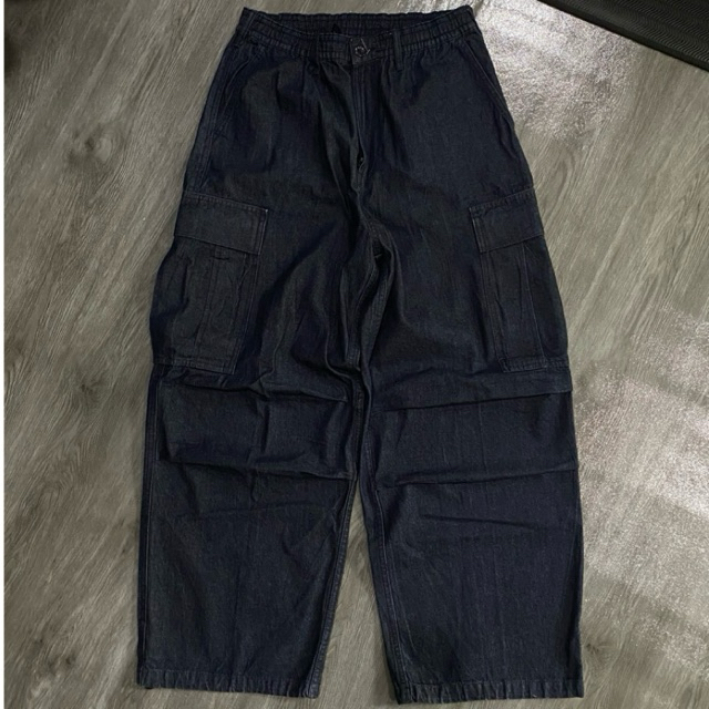 GU superwide baggy pants