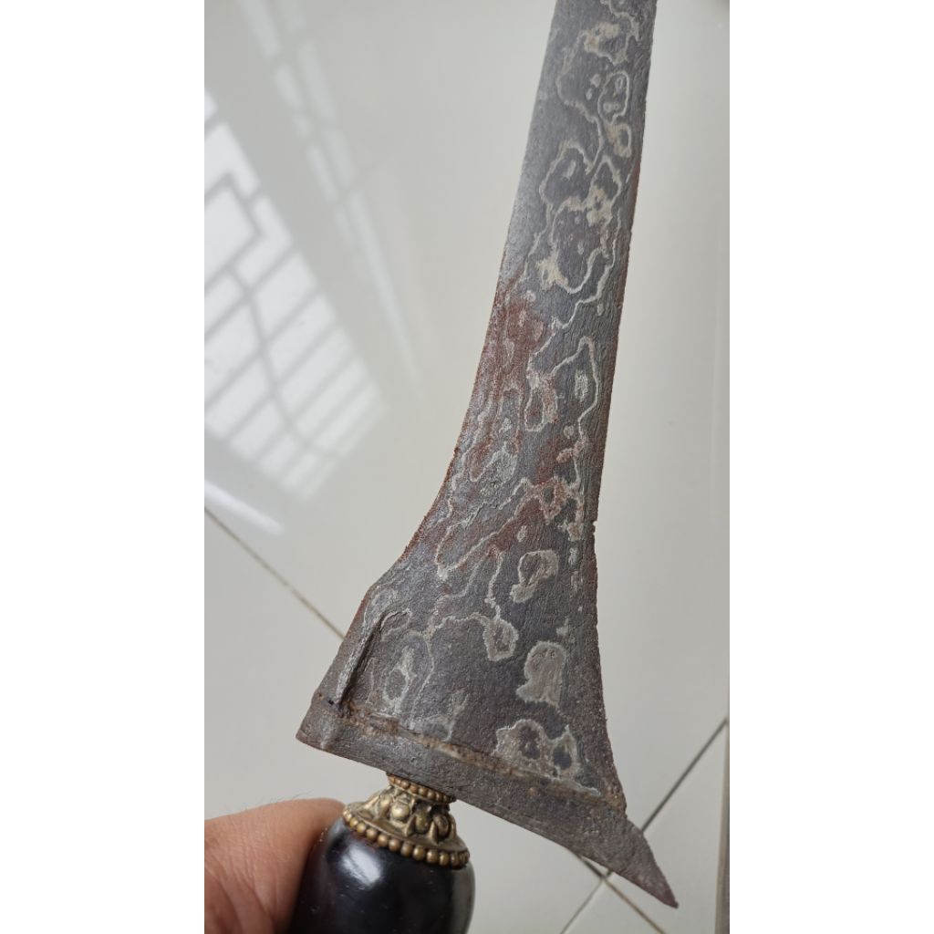 Keris brojol pamor dwi warno peninggalan