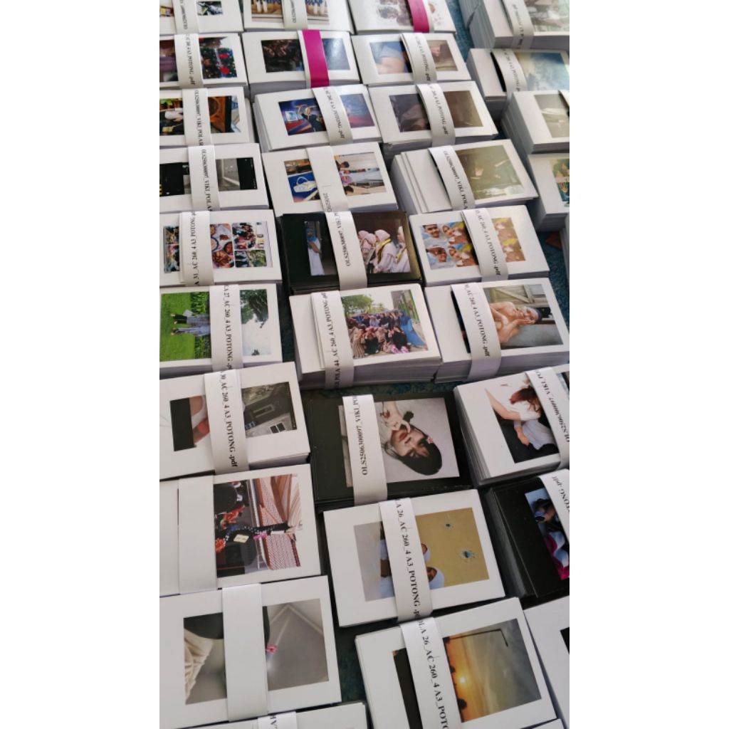 Cetak Foto Ukuran 2R Custom Isi 200 Foto Saturn Studio Kertas Foto dan Roll Film