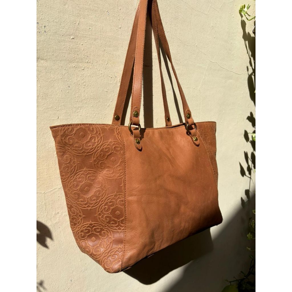 Thesak tote