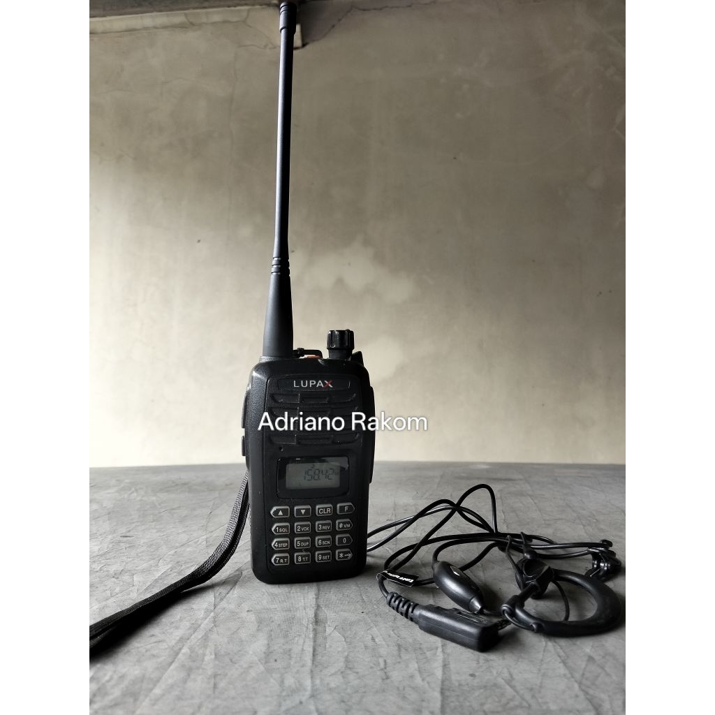HT Lupax T-550 Frek. VHF tanpa charger