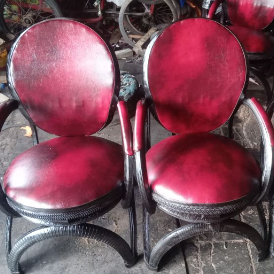 KURSI SANTAI WARNA WARNI DAN UNIK