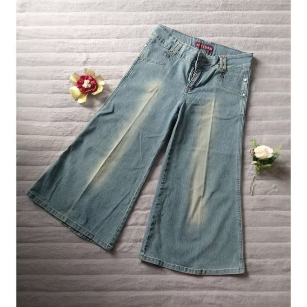 Celana Jeans Cutbray by Voice Tampil Casual & Stylish