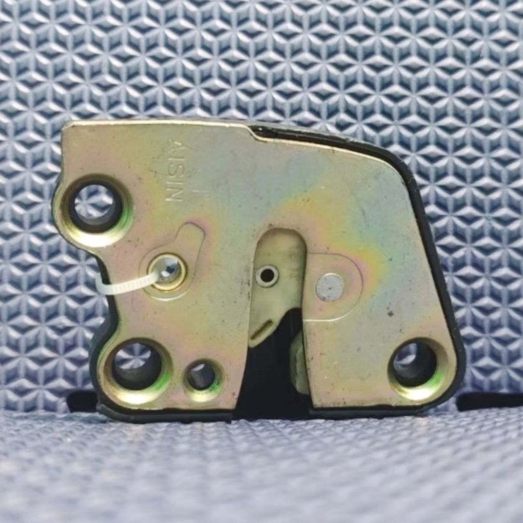 Doorlock door lock pintu kiri depan kiri tengah taruna all type AISIN