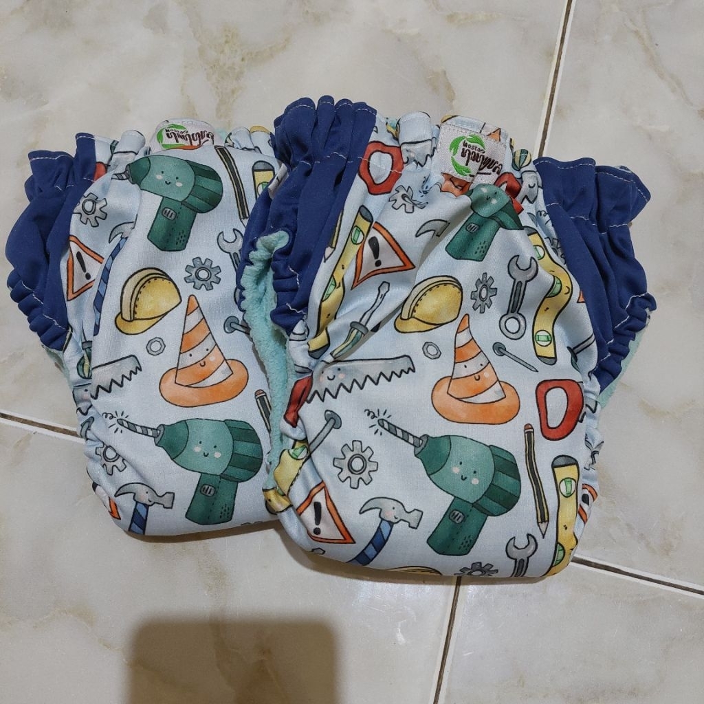 Clodi Ningrat AIO regular pants (preloved) LIKE NEW