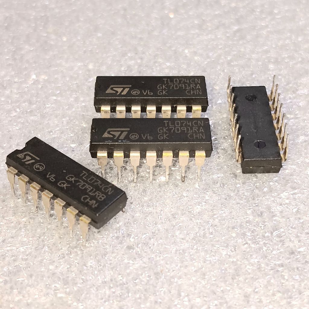 4 Pcs IC TL074CN Low-Noise Quad Op-Amp FET Input Original ST China (Cabutan)