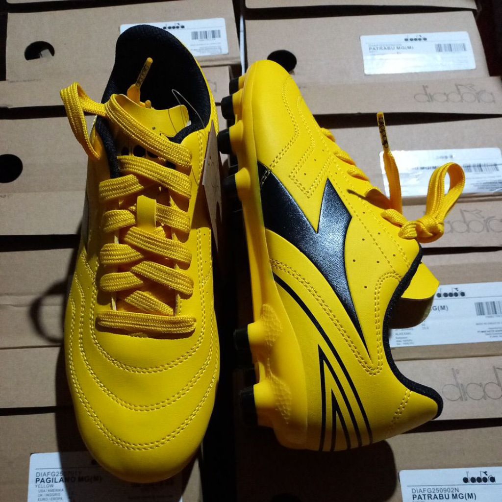 sepatu bola Diadora Pagilano original diafg250701y
