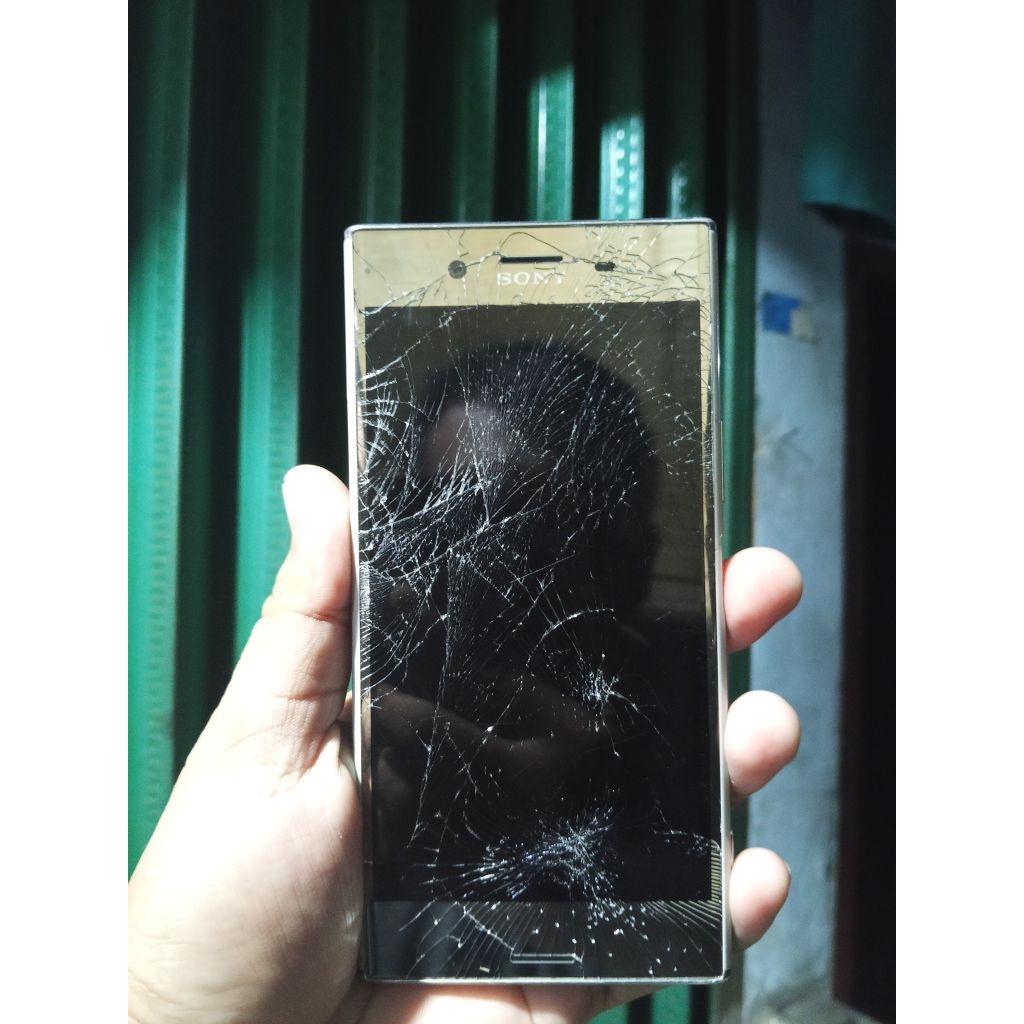 Sony Xperia XZ Premium (BEKAS)