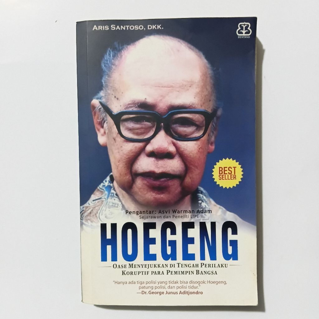 Buku Hoegeng Oase Menyejukkan Di Tengah Perilaku Koruptif - Bentang