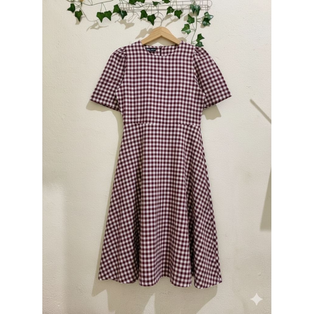 Levia dress midi katun kotak