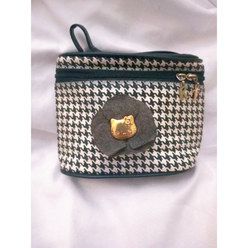 Preloved Pouch Kecil Tas Makeup Hello Kitty Sanrio Original [BACA DESKRIPSI]