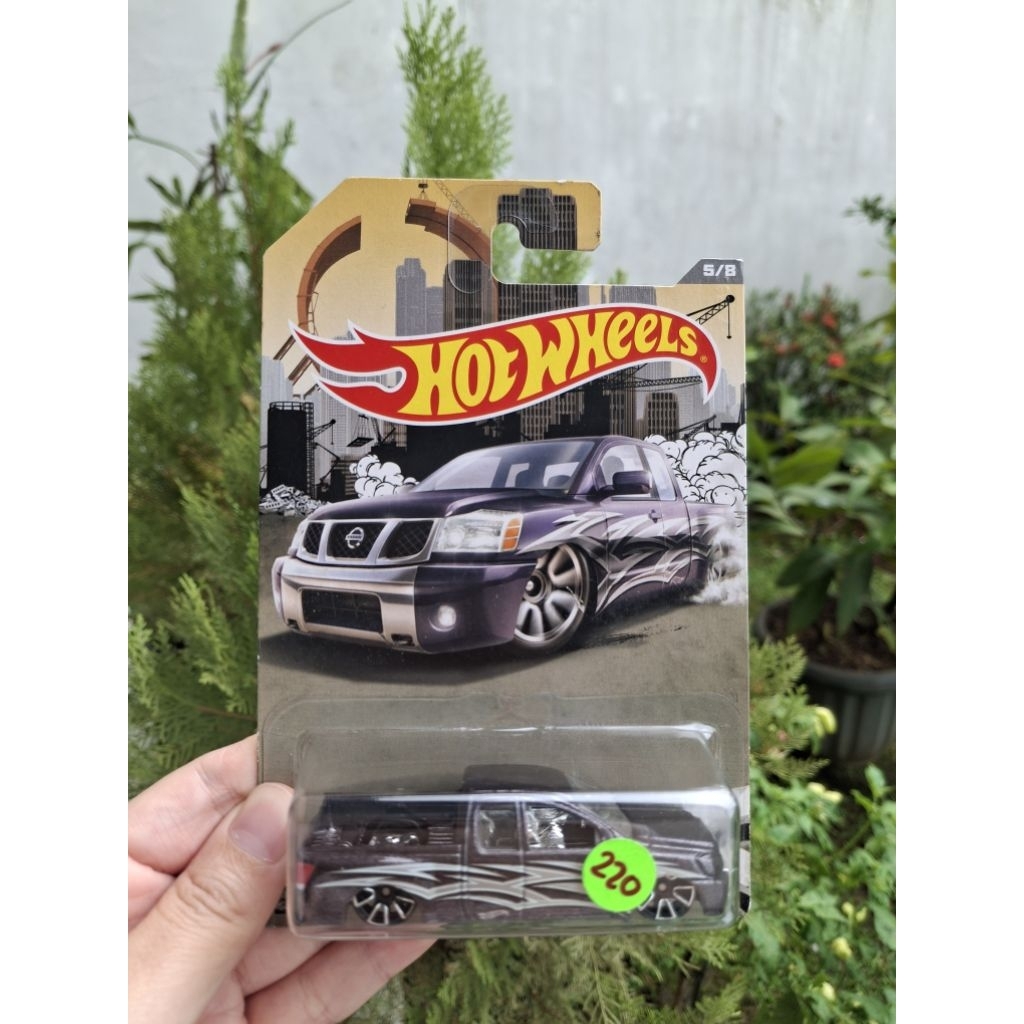 HOT WHEELS NISSAN TITAN