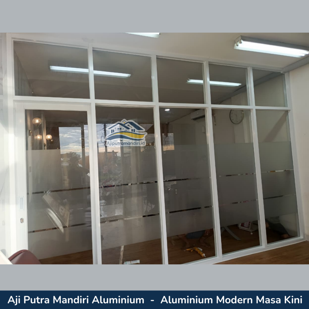Partisi Pintu Sliding Aluminium Warna Putih Custom