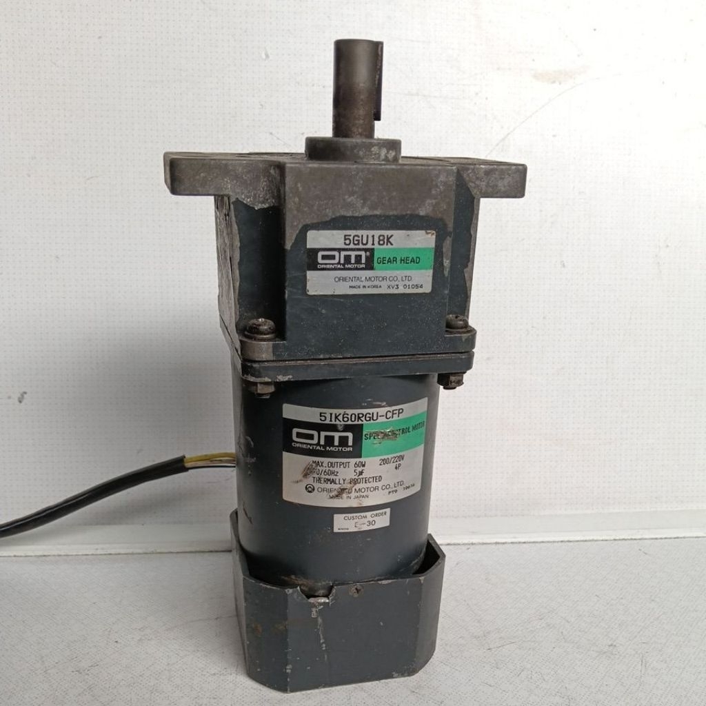 GEARBOX MOTOR ORIENTAL AC 220 V.   60 W.   RATIO 1:18.   78 rpm.