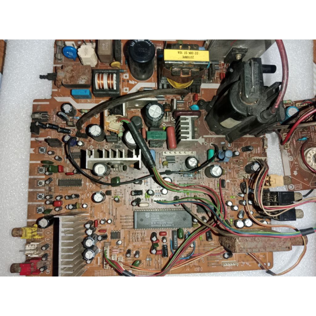 MESIN TV TABUNG SHARP 21IN PLAT COPOTAN TV BELUM UJI TES/GEMBLING