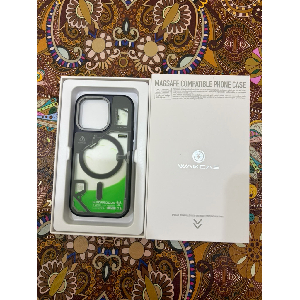 Case second Wakcas Iphone 16 pro
