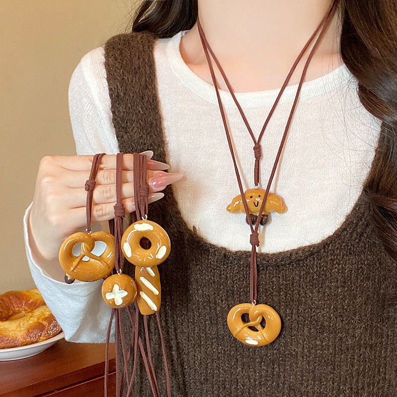 HANKOU-Kalung Wanita Roti Croissant Pretzel Bagel Unik Lucu Aksesoris Rantai Sweter Ekslusif