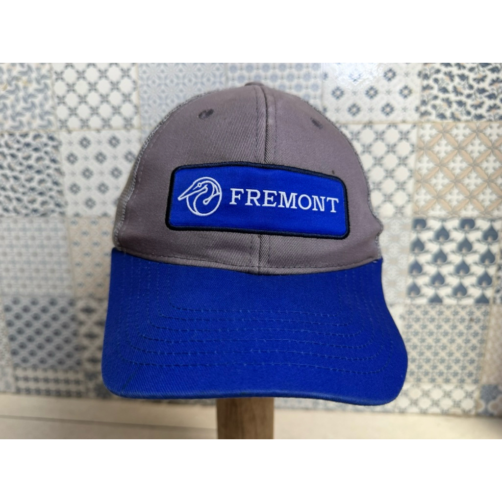 Topi Second Brand Branded Freemont Seattle Earth Vintage Authentic