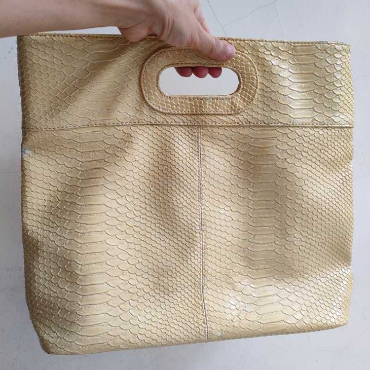 TAS CEWEK KULIT SINTETIS PUTIH TULANG PRELOVED