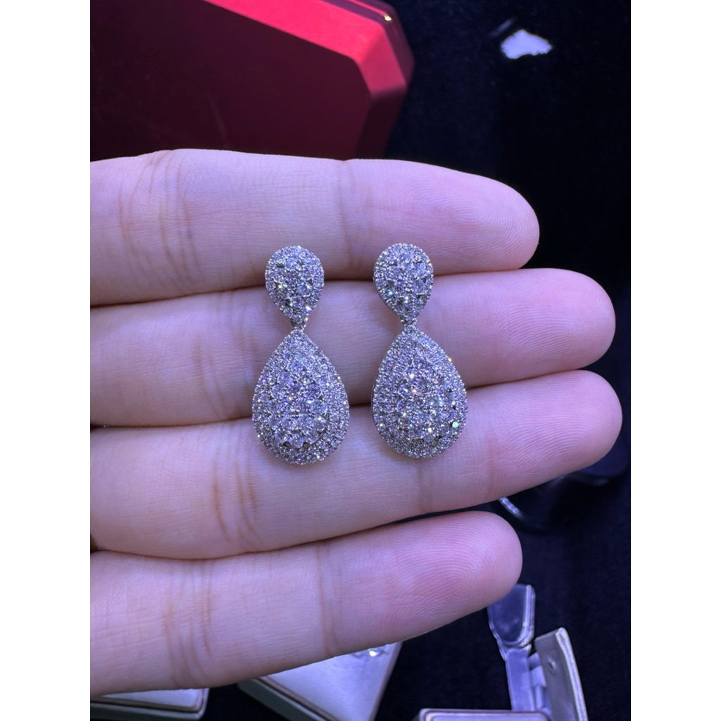 Giwang Teardrop Berlian Eropa 1,87 crat emas 18k