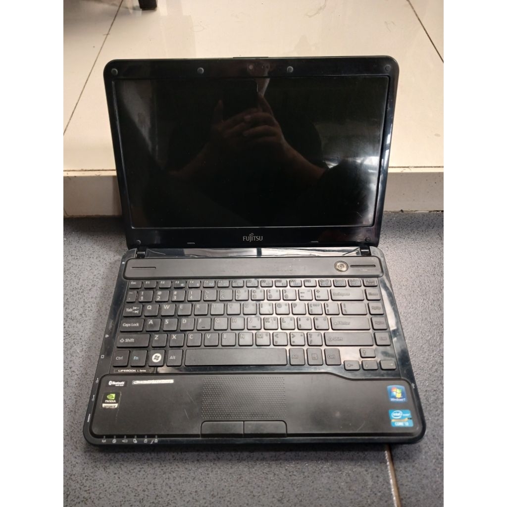 Laptop Fujitsu Lifebook L series core i3