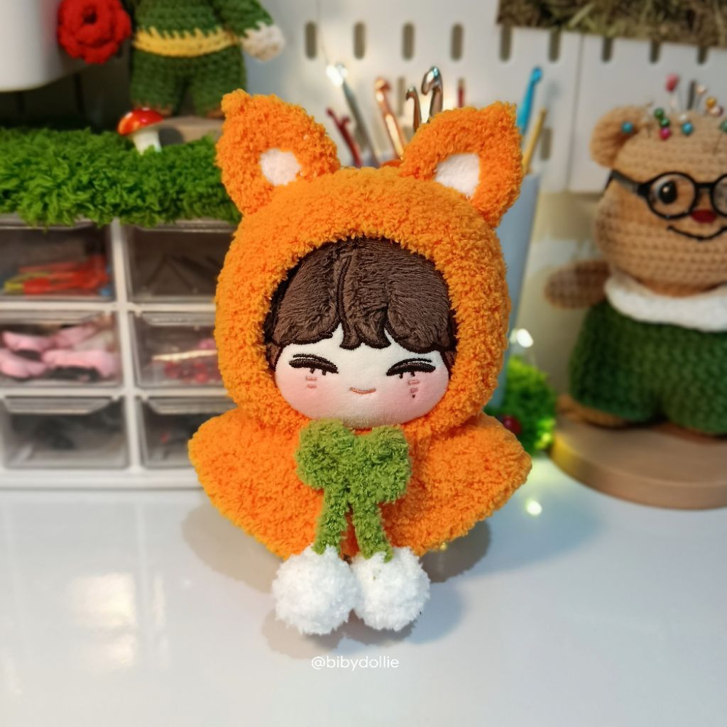 [10cm] crochet cape doll clothes