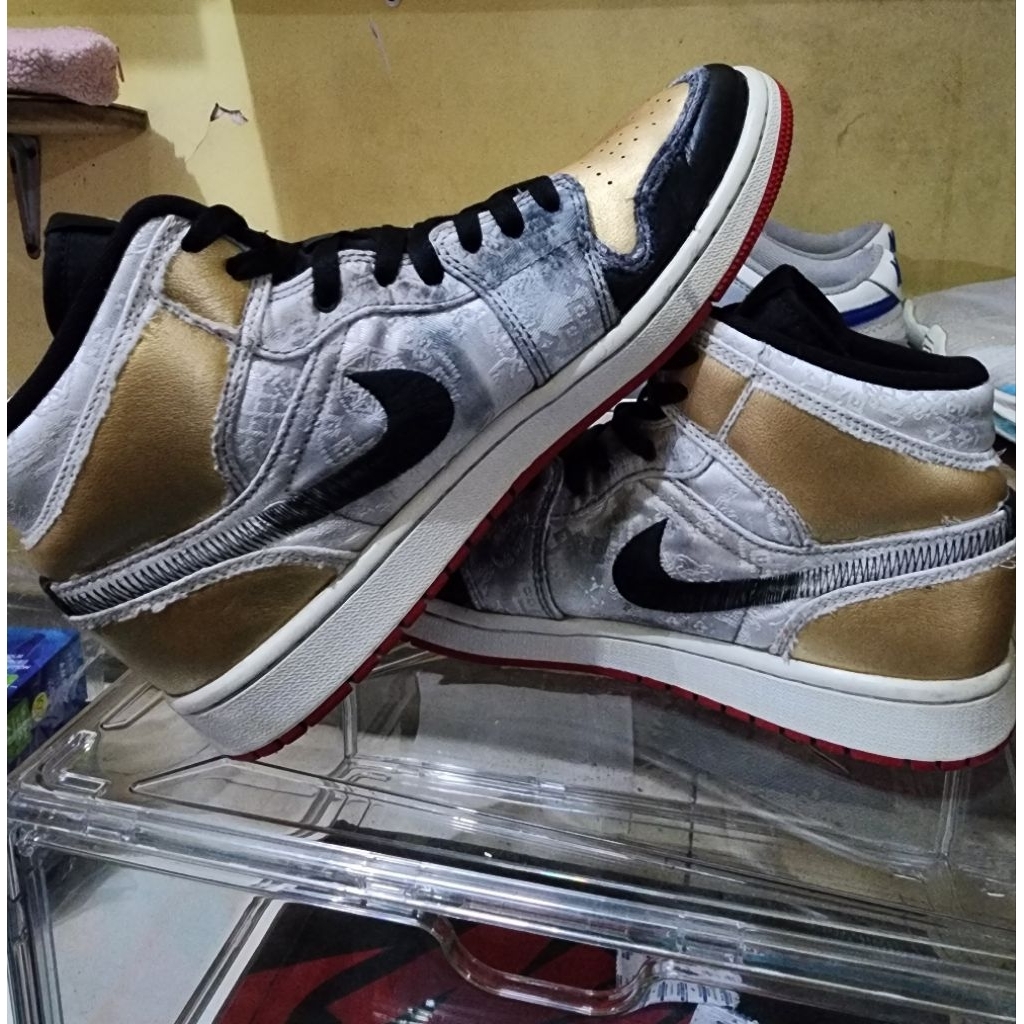 Nike Air Jordan 1 Mid SE Fearless x chen Clot.