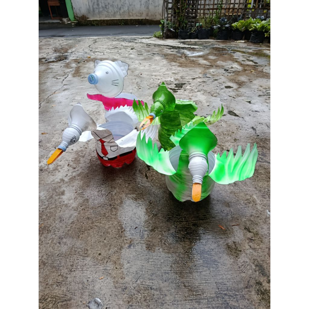 Pot karakter angsa sd