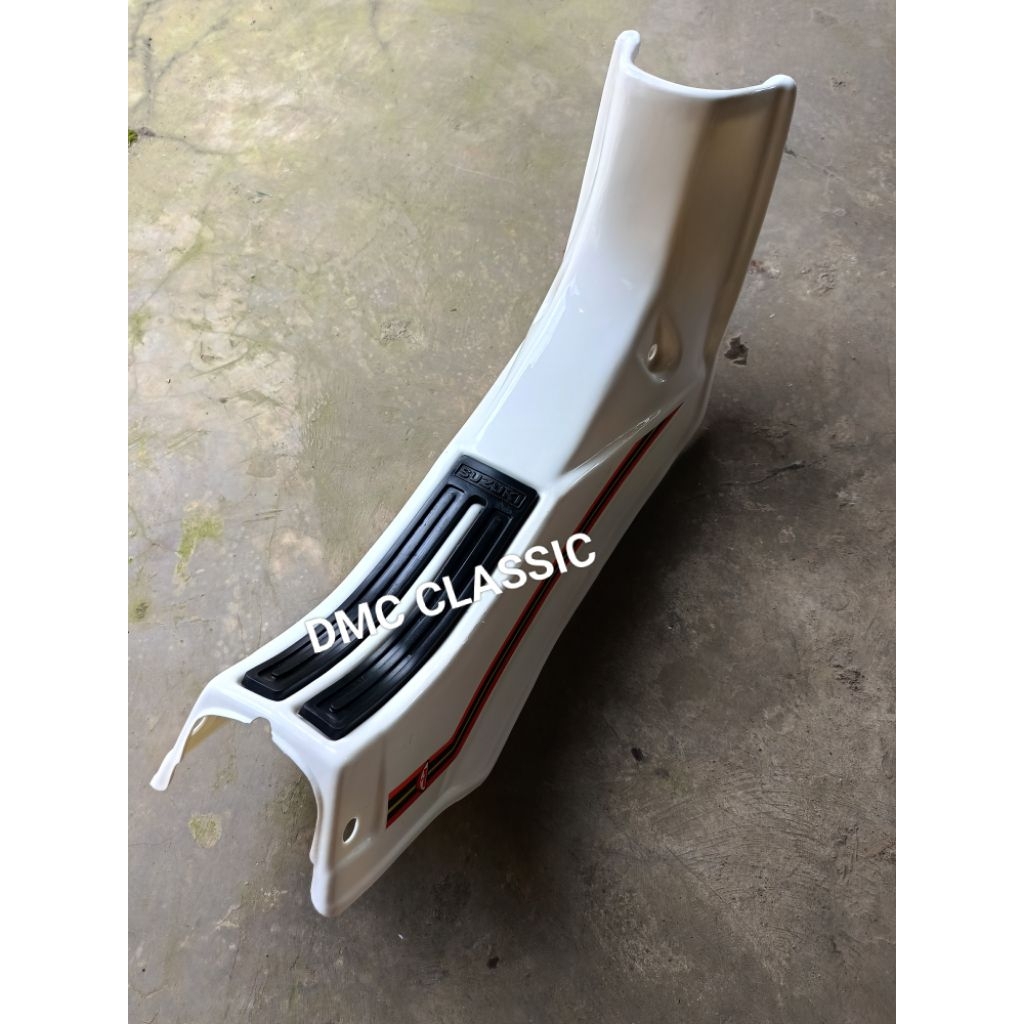 legshield tengah Rc100 leksil tengah SUZUKI Rc80 RC100 Bravo warna putih