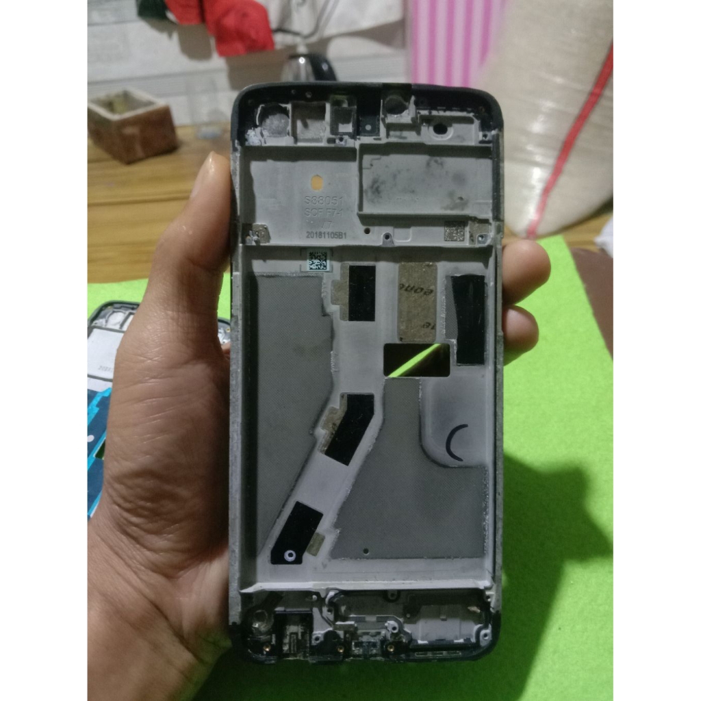 FRAME TATAKAN LCD OPPO A3S CPH 1853 MULUS BEKAS COPOTAN ORI