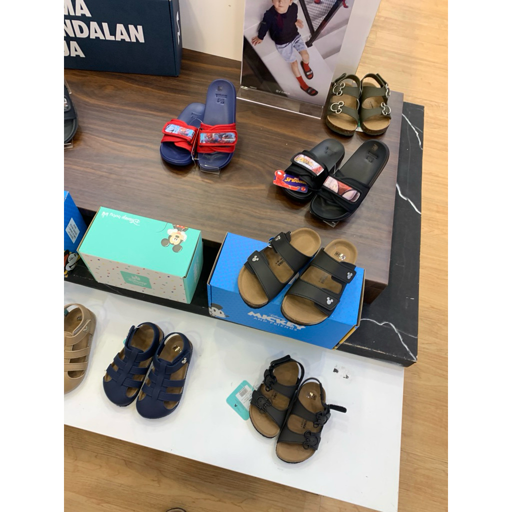 sandal bayi zuma