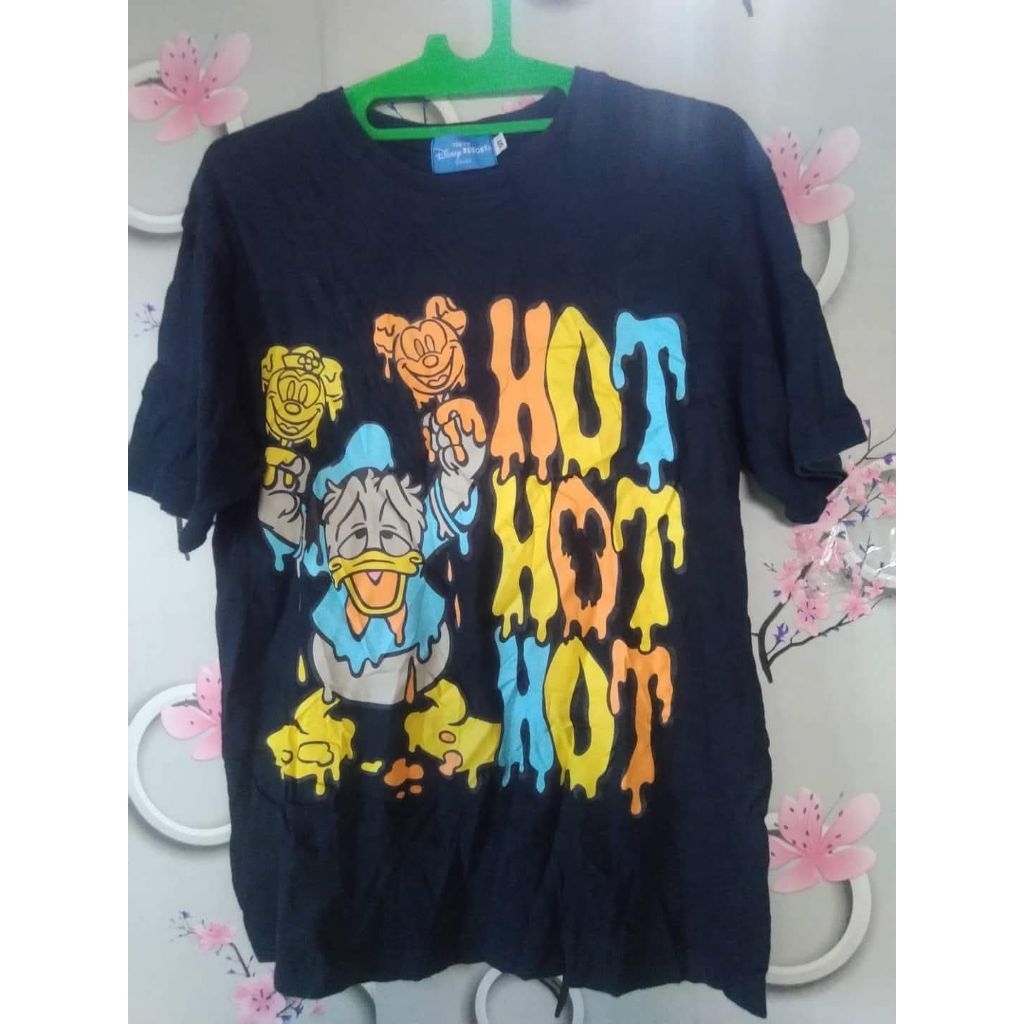 kaos donal bebek Disney Resort