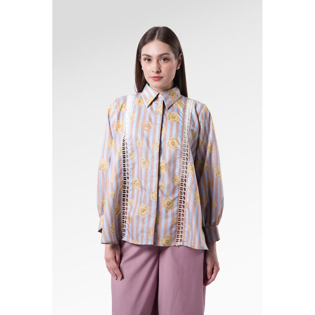 SELENA SHIRT BENANG JARUM SIZE XS