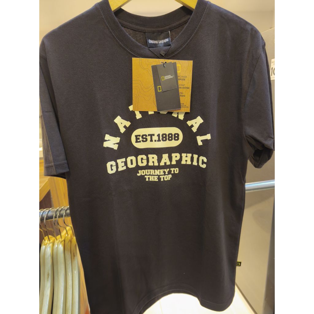 Nat Geo kaos unisex cokelat mahogany
