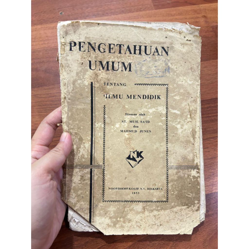 buku - PENGETAHUAN UMUM
TENTANG

ILMU MENDIDIK

Disusun oleh:

ST. MUH. SAID dan MAHMUD JUNUS
