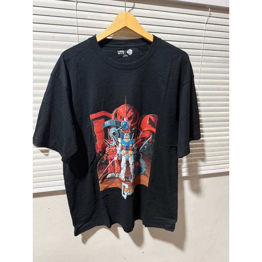 Preloved Uniqlo Gundam XL