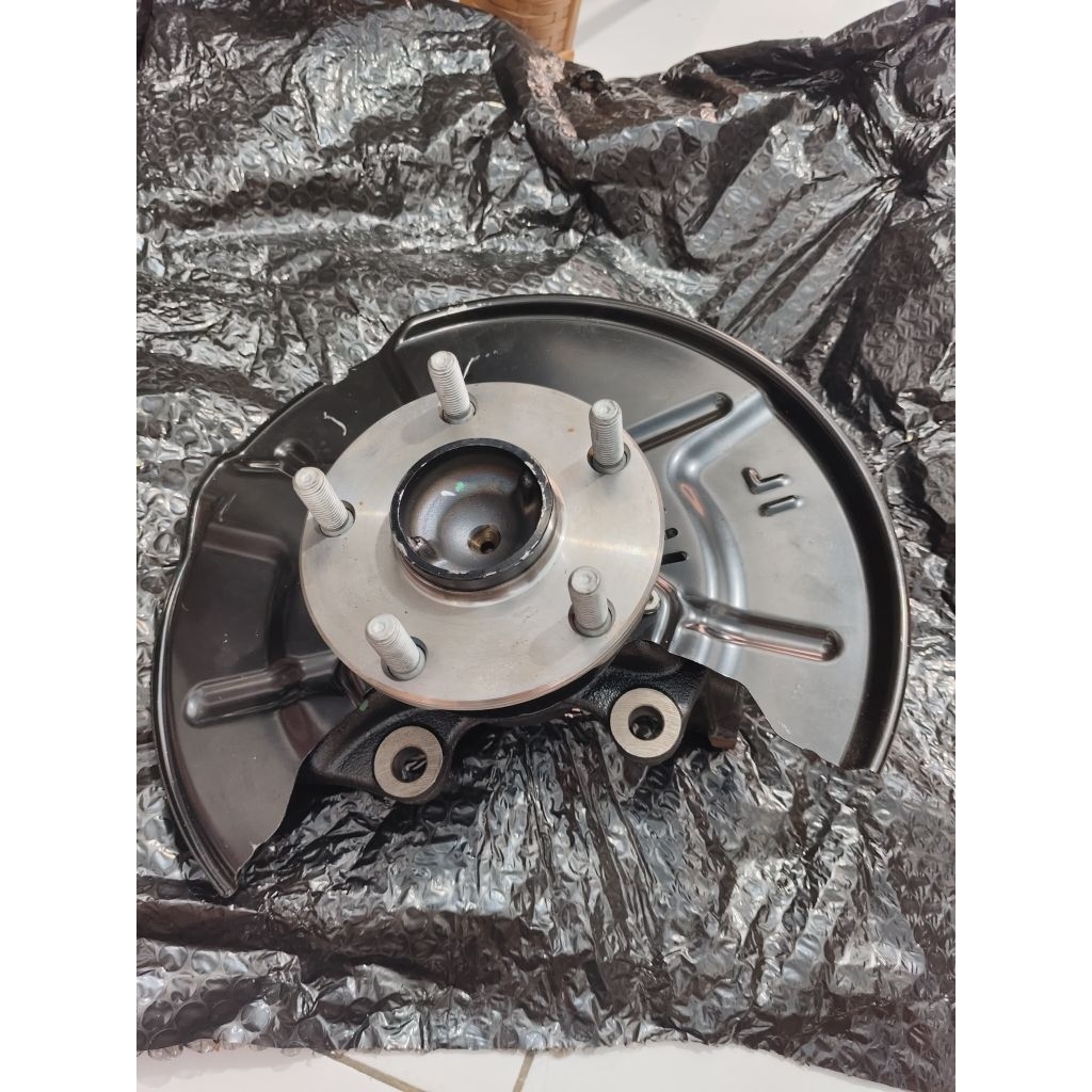 Knukle Assy Plus Nap Roda knukle Roda Depan Innova Reborn 2016-2023 Kanan Atau Kiri Original